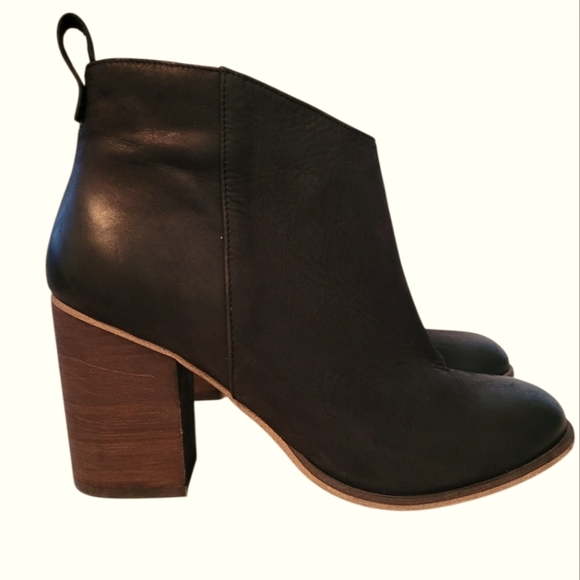 BP Lance Black Leather Side Zip Block Heeled Ankle Booties Boots Sz 8 Casual - Picture 1 of 14